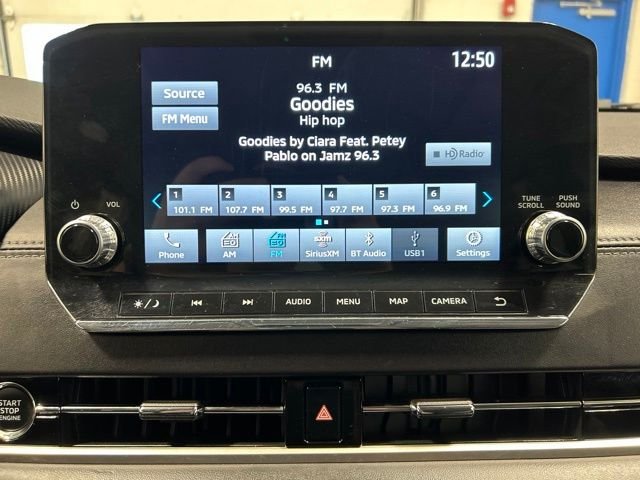 Used 2024 Black Diamond Mitsubishi SEL image 32