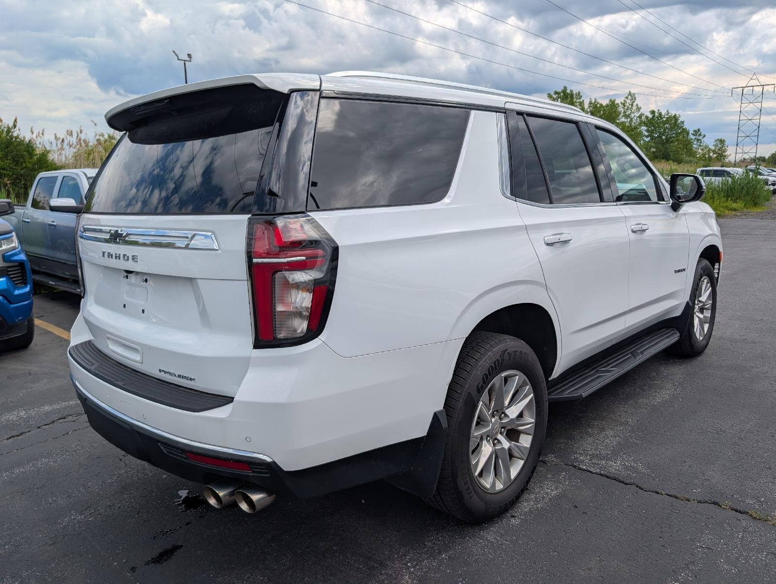 Used 2023 Summit White Chevrolet  image 7