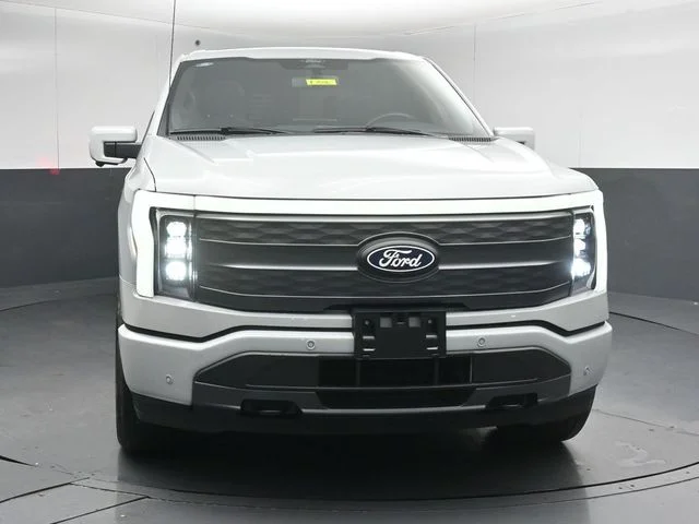Used 2024 White Ford Lariat image 2
