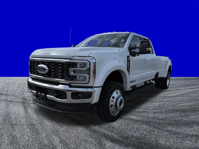 New 2026 Oxford White Ford F-450® Lariat® image 8
