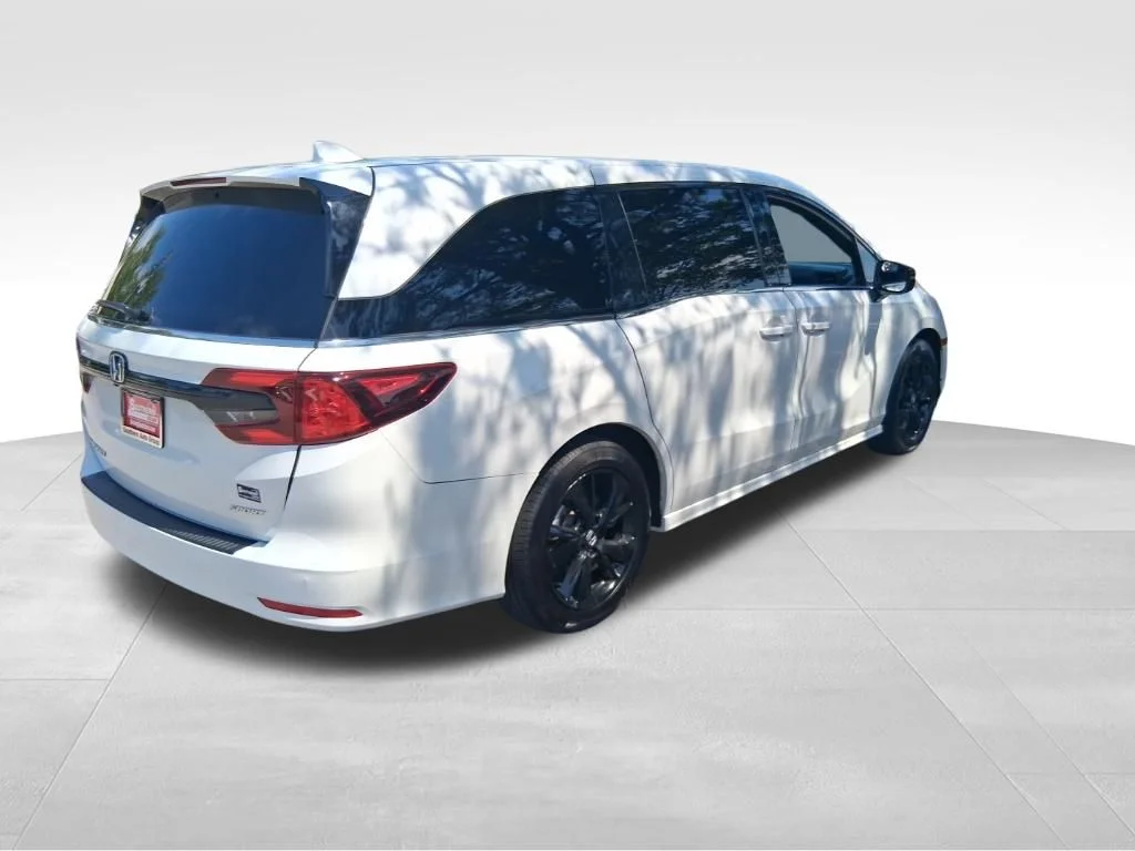 Used 2023  Honda Sport image 5
