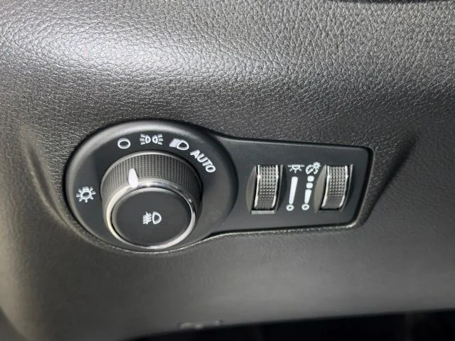 2024 Jeep Compass Limited - Photo 14