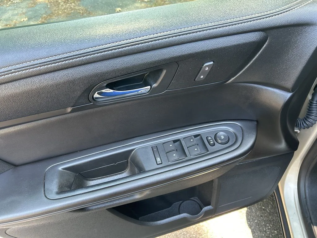 Used 2015 Gold Chevrolet LT image 15