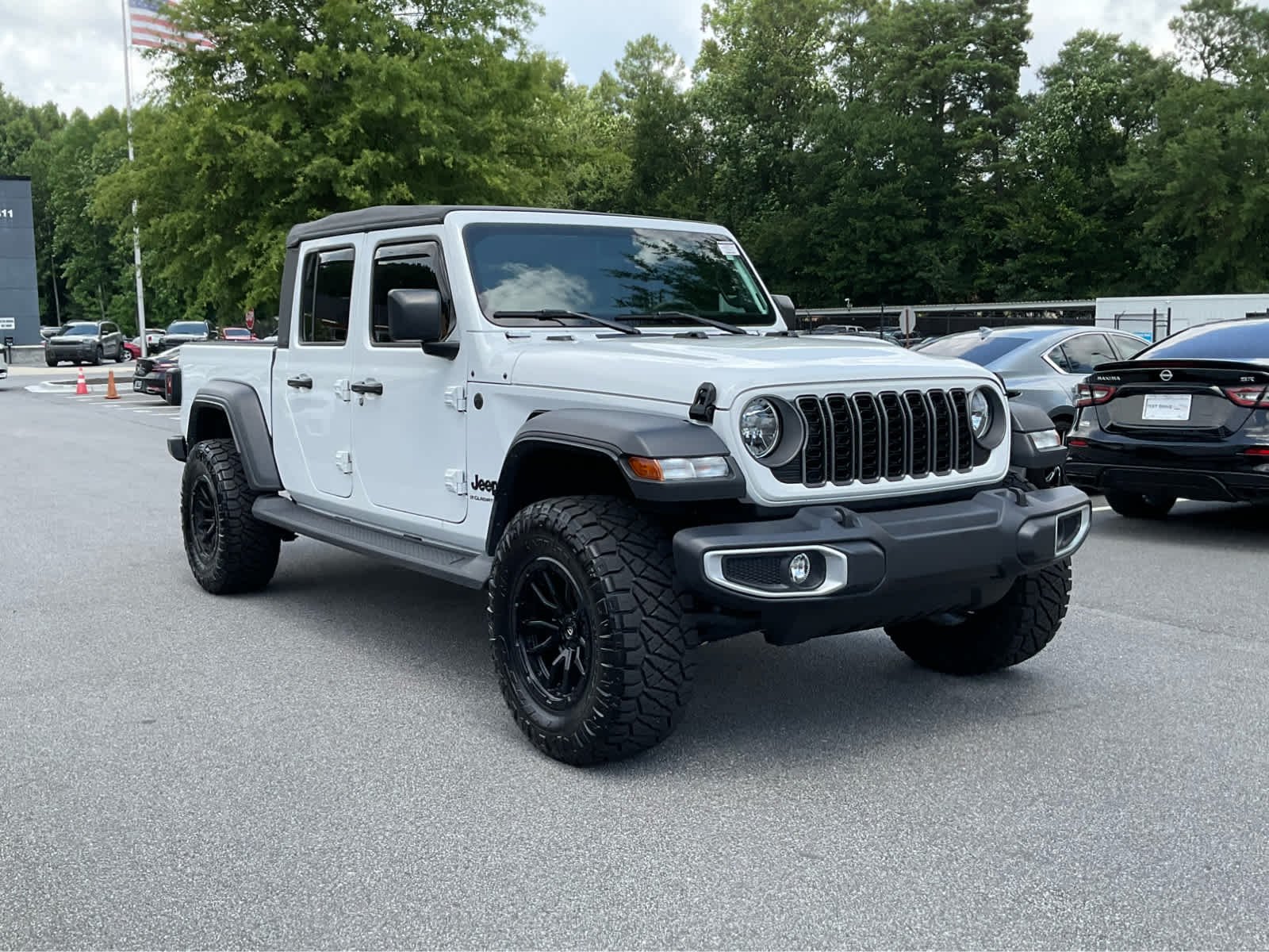 Used 2025 Bright White Clearcoat Jeep Sport image 7