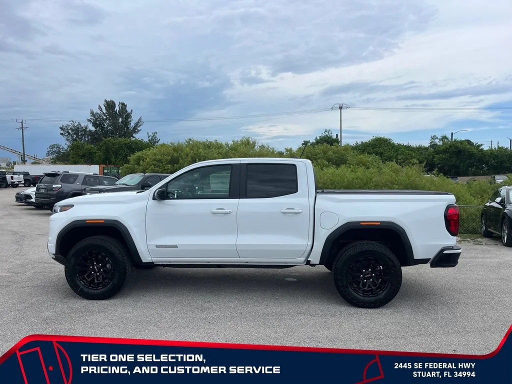 New 2026 Summit White GMC Elevation image 4