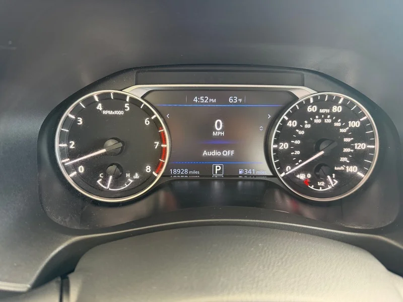 Used 2025 Glacier White Nissan SV image 9