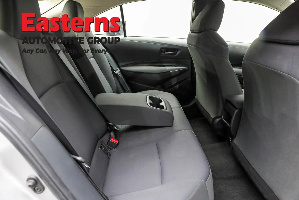 Used 2022 Silver Toyota LE image 21