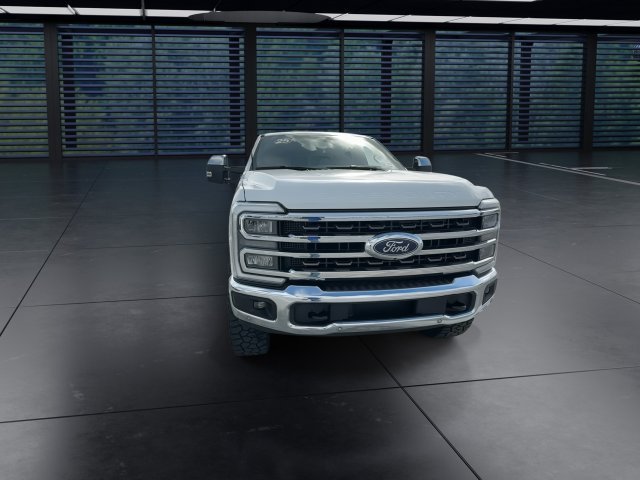 Used 2025 White Ford King Ranch image 3