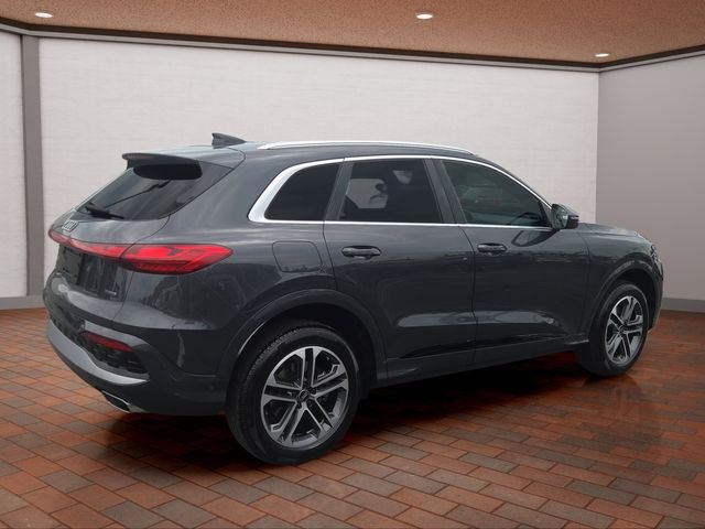 Used 2025  Audi 2.0T Prestige image 3