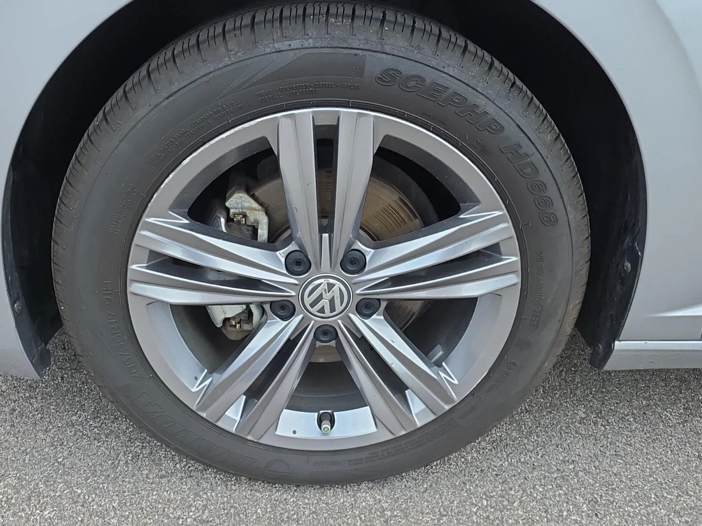 Used 2021 Pyrite Silver Metallic Volkswagen R-Line image 15