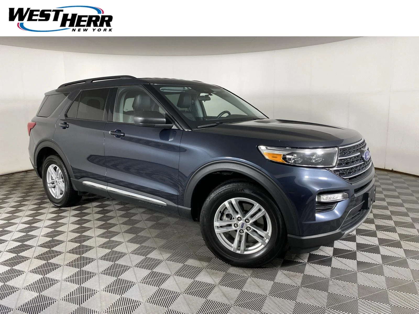 Used 2023 Stone Blue Ford XLT image 1