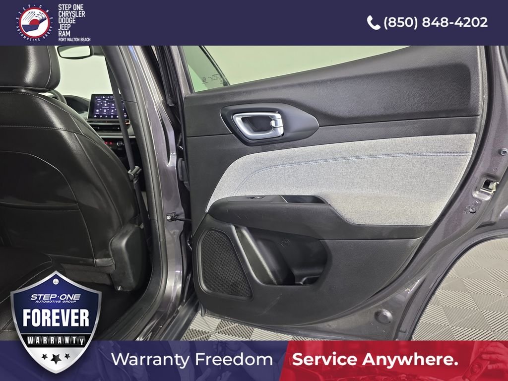 Used 2024 Gray Jeep Latitude image 29