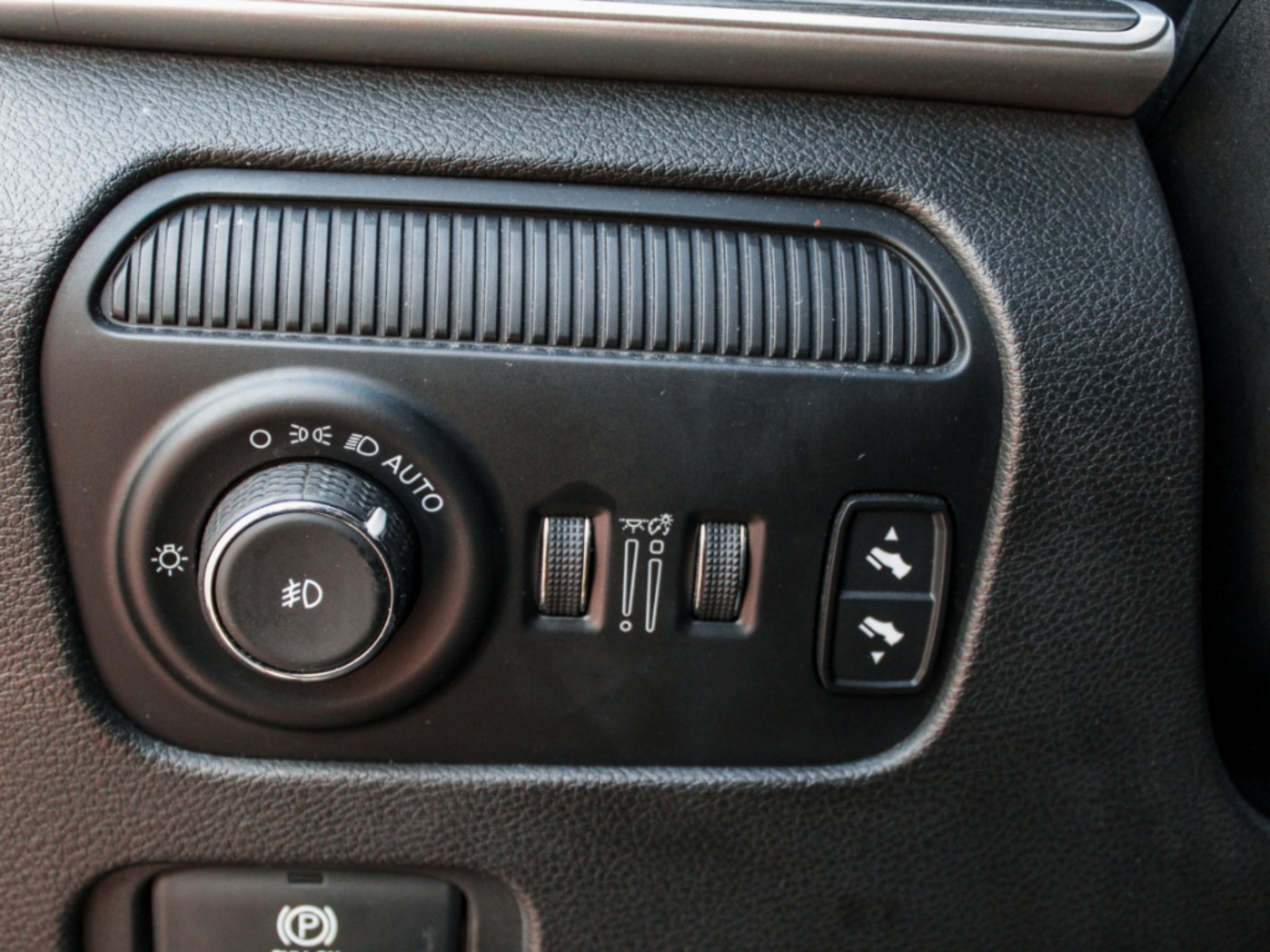 Used 2023 Velvet Red Pearlcoat Jeep Series II image 13