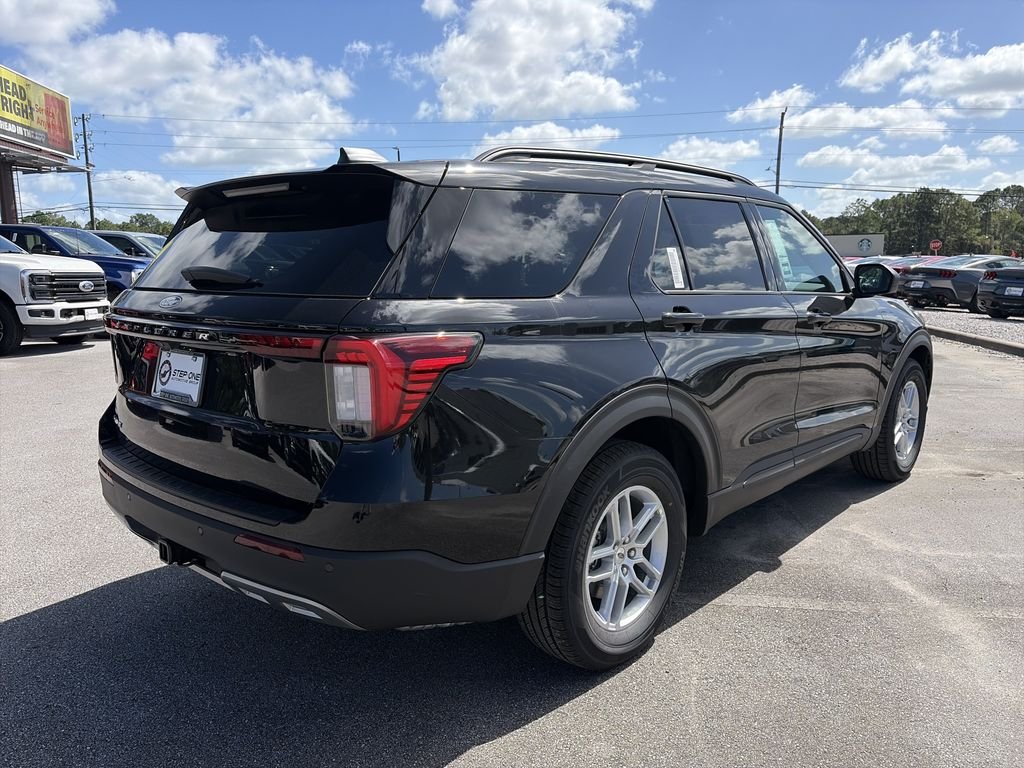 New 2027 Agate Black Metallic Ford Active image 7