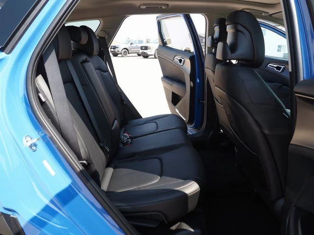 2026 Kia Sportage EX - Photo 8