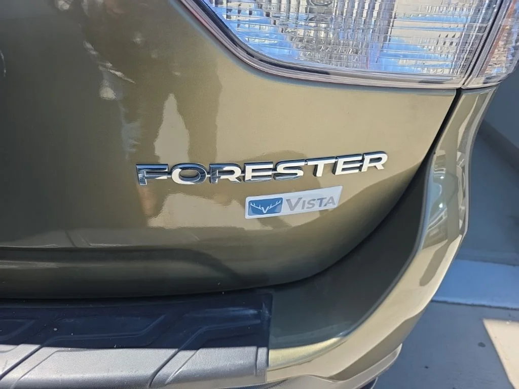 Used 2022 Green Metallic Subaru Premium image 6