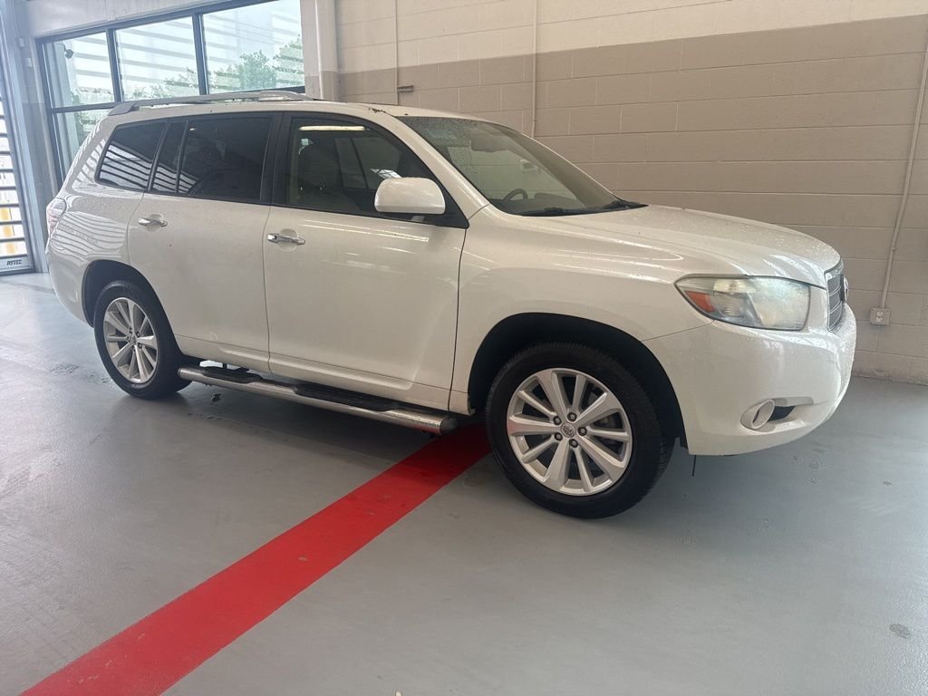 Used 2010  Toyota Limited image 4