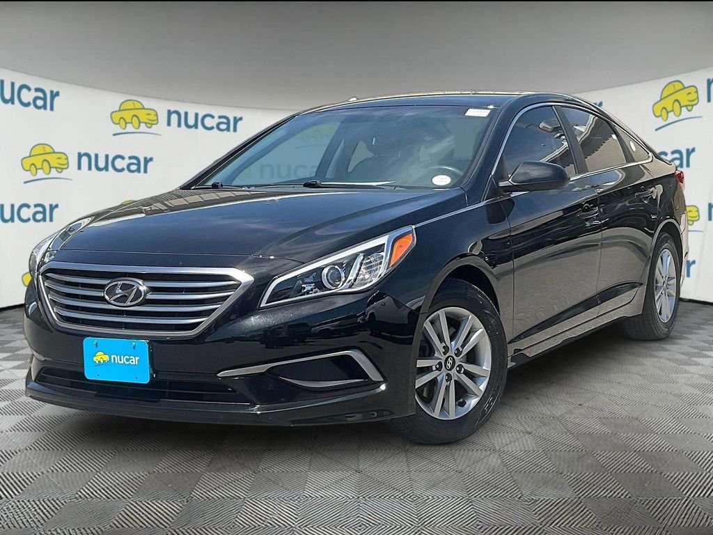 Used 2017 Black Hyundai SE image 3
