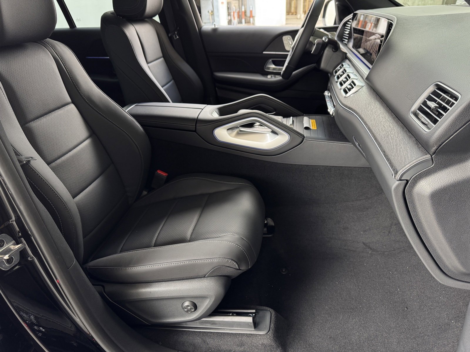 New 2026 Obsidian Black Metallic Mercedes-Benz GLE 350 image 40