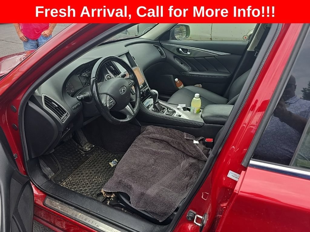 Used 2016 Red INFINITI 2.0t Base image 10