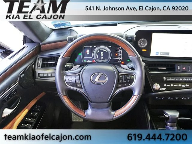 Used 2024 White Lexus 300h Ultra Luxury image 24