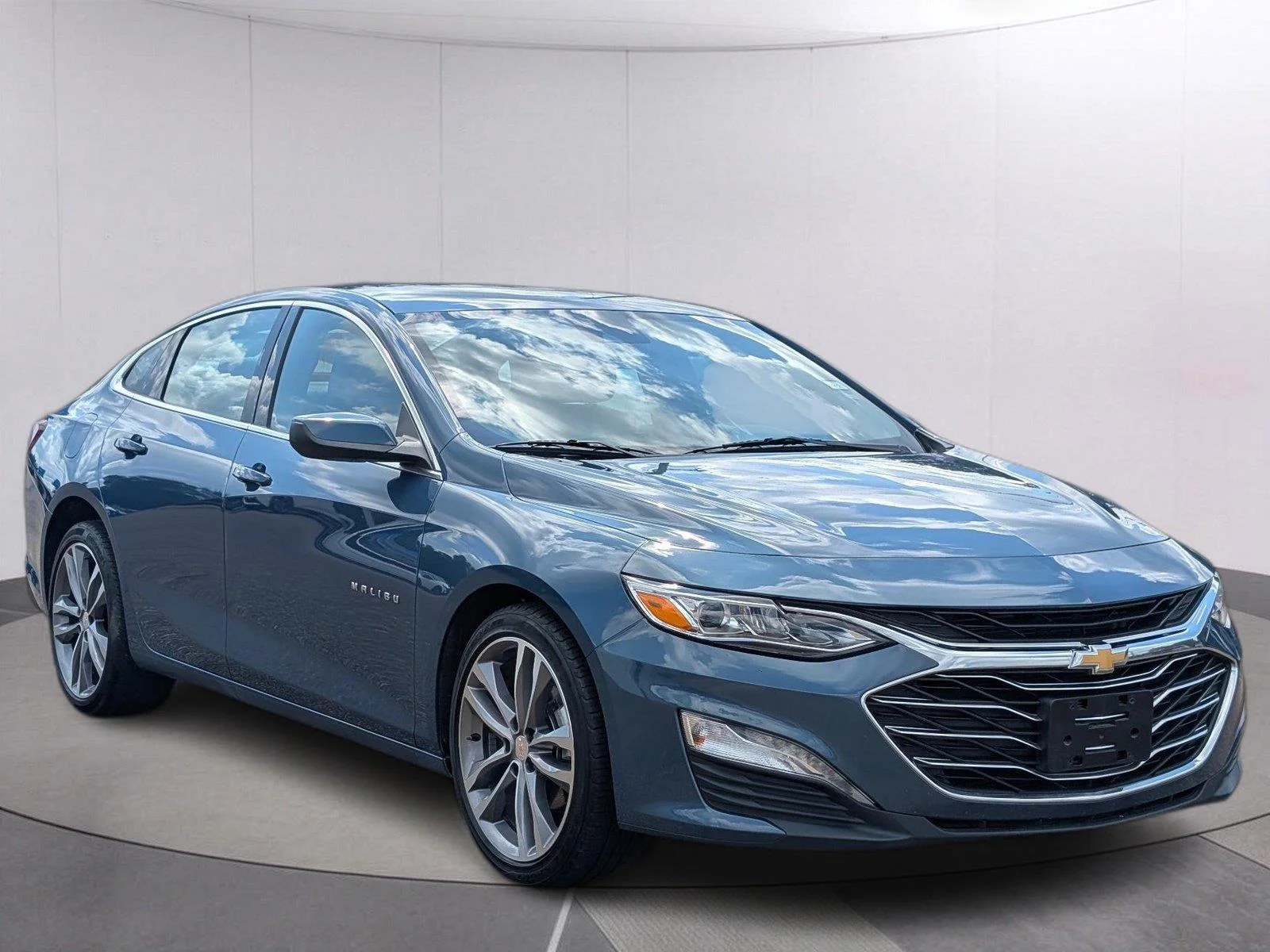Used 2024 Lakeshore Blue Metallic Chevrolet 2LT image 7