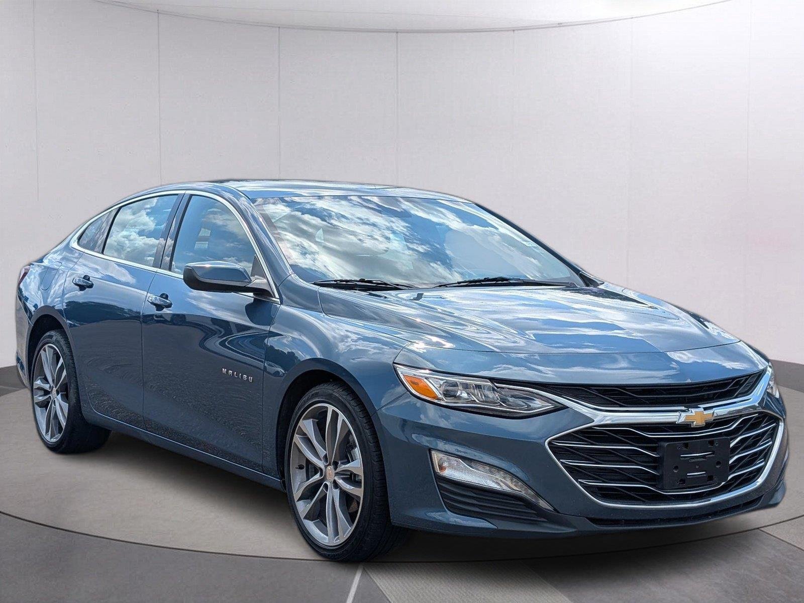 Used 2024 Lakeshore Blue Metallic Chevrolet 2LT image 7