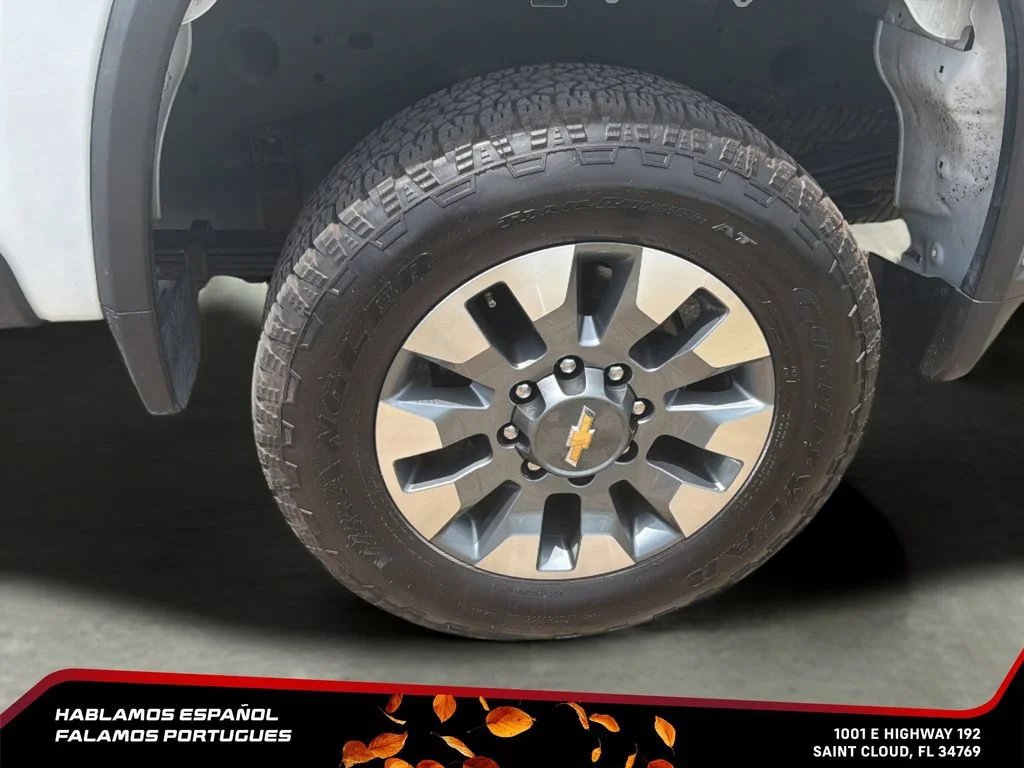 Used 2024 Summit White Chevrolet Custom image 32