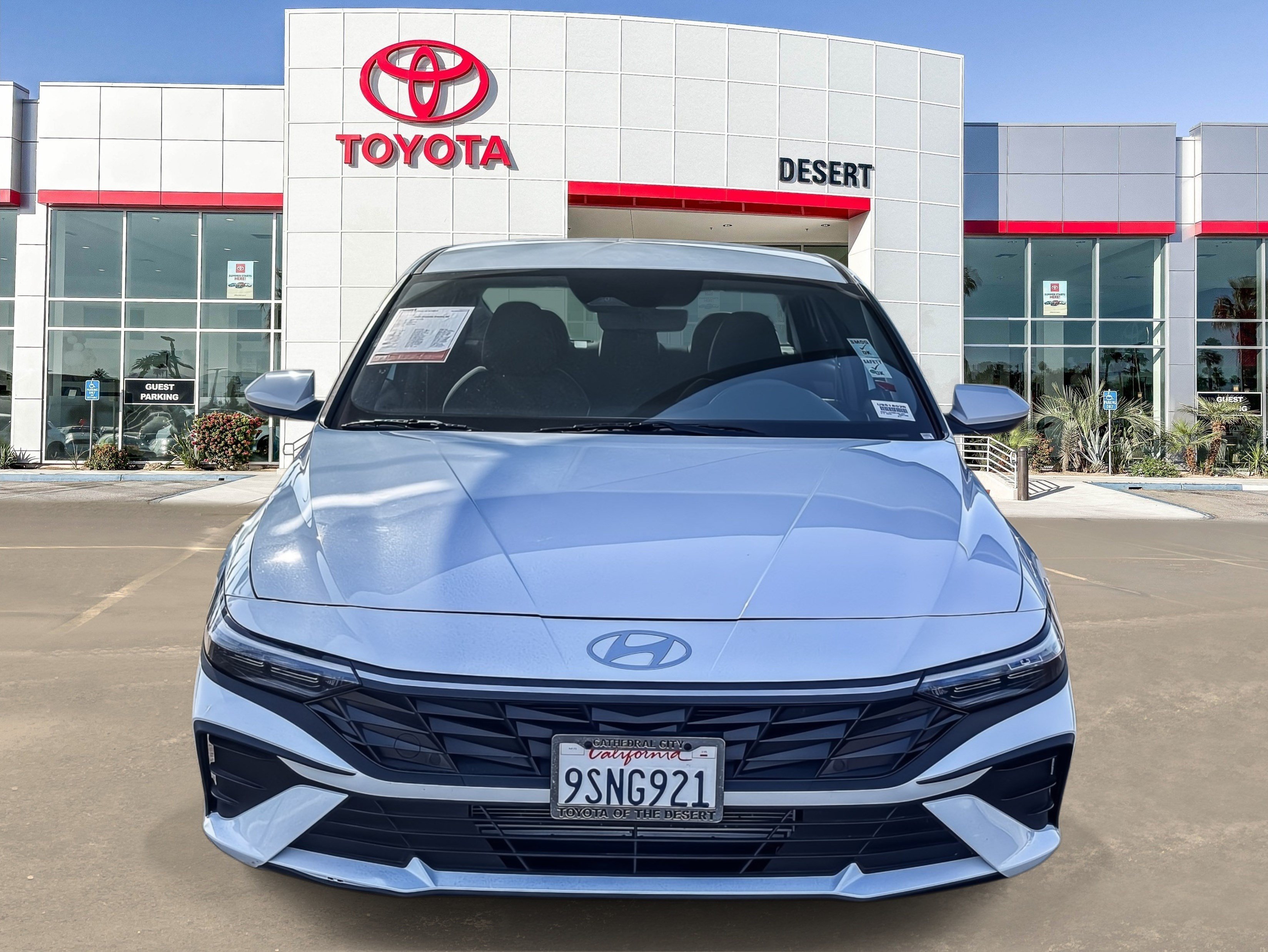 Used 2025 Serenity White Hyundai SE image 2
