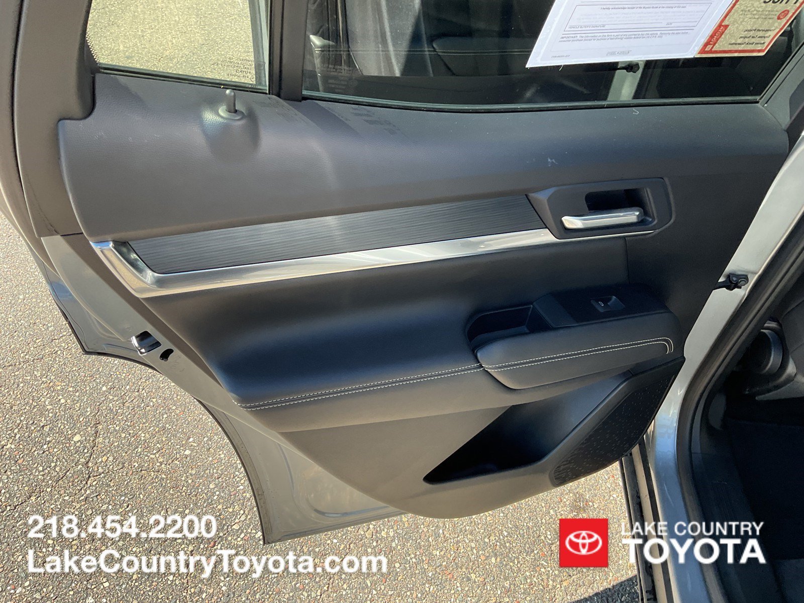 Used 2025 Graphite Gray GMC Elevation image 17