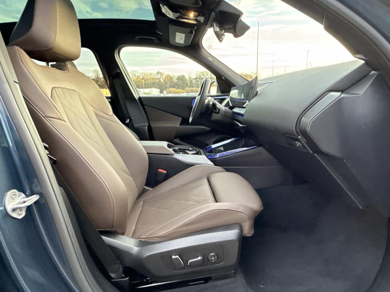 2025 BMW X3 30 - Photo 16