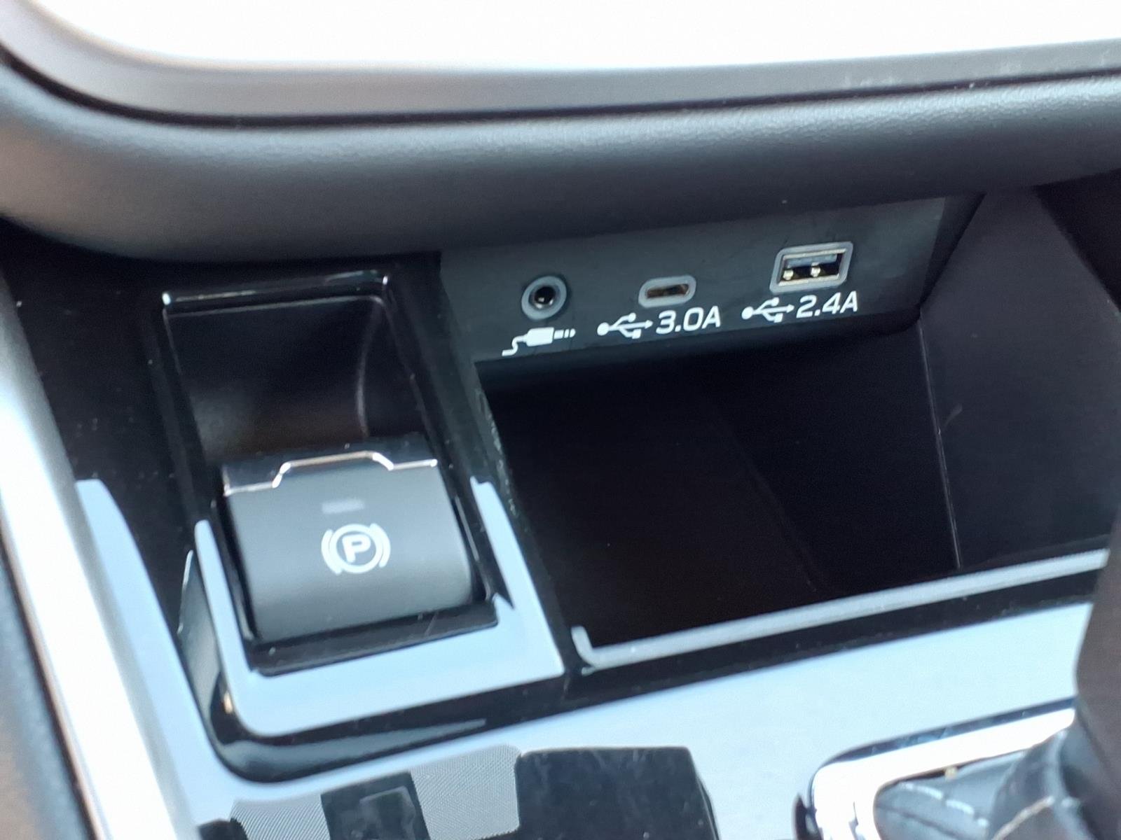 Used 2025 Ice Silver Metallic Subaru Premium image 11