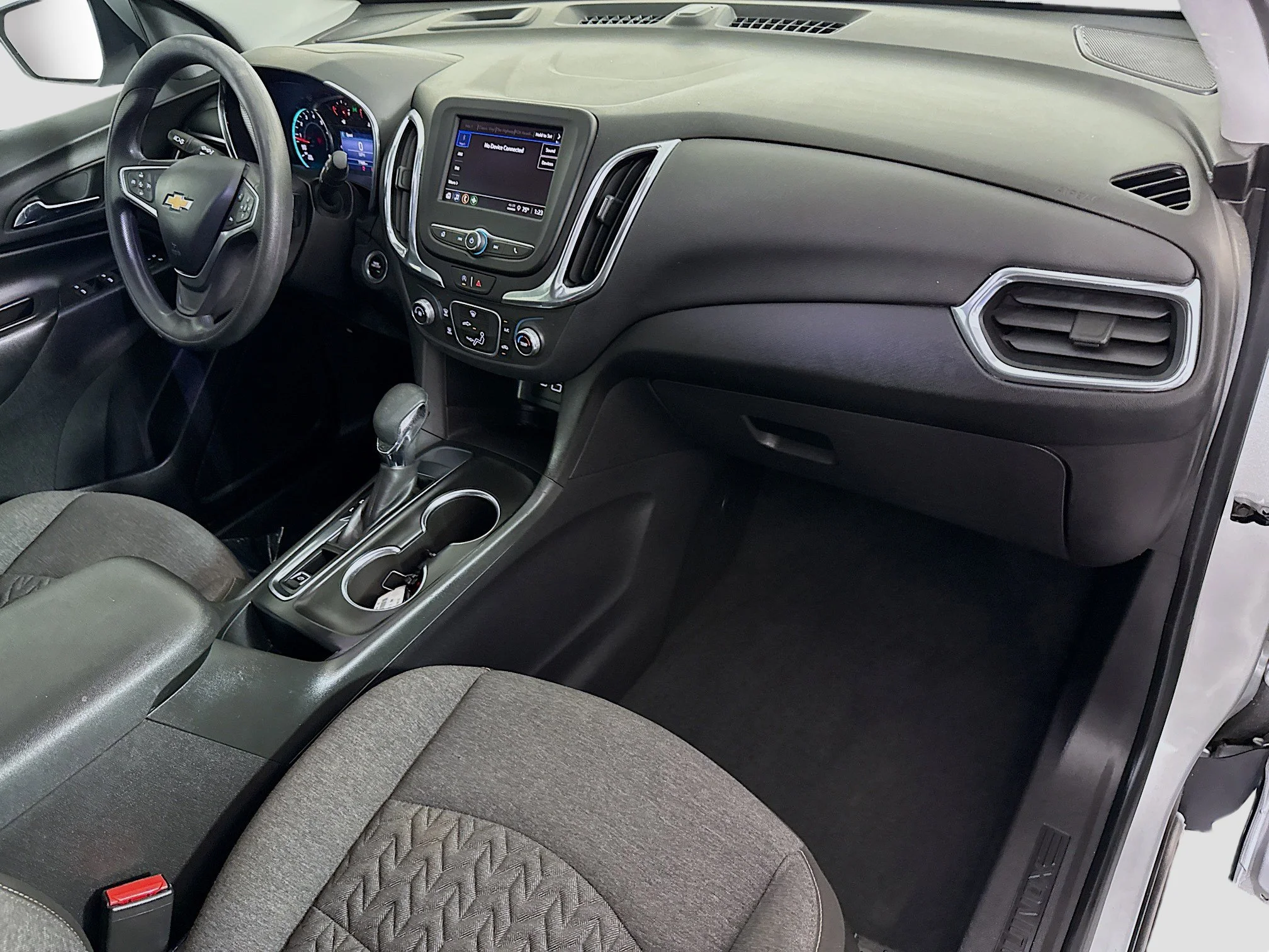Used 2022 Silver Ice Metallic Chevrolet LT image 26