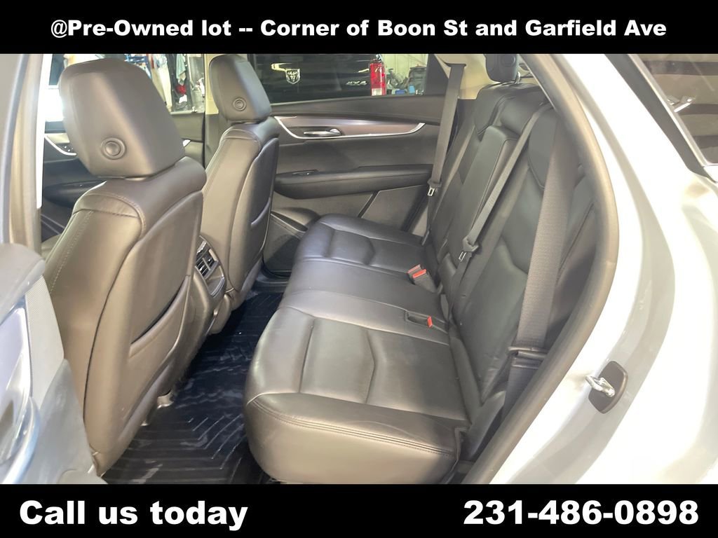 Used 2017 RADIANT SILVER METALLIC Cadillac Luxury AWD image 27
