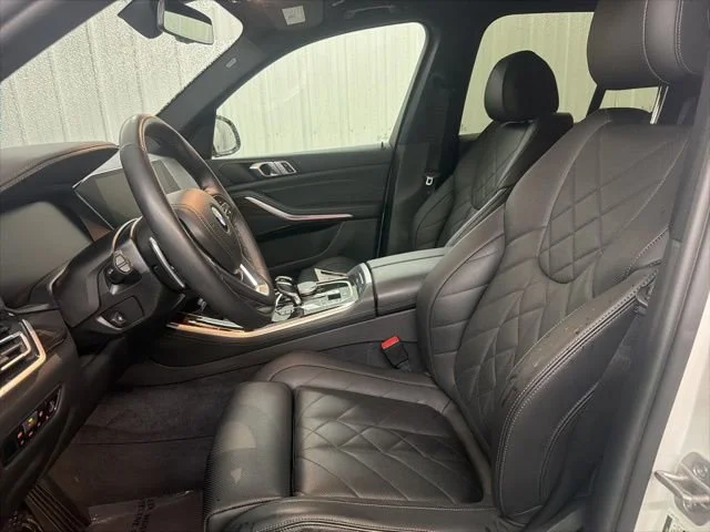 Used 2023 White BMW sDrive40i image 13