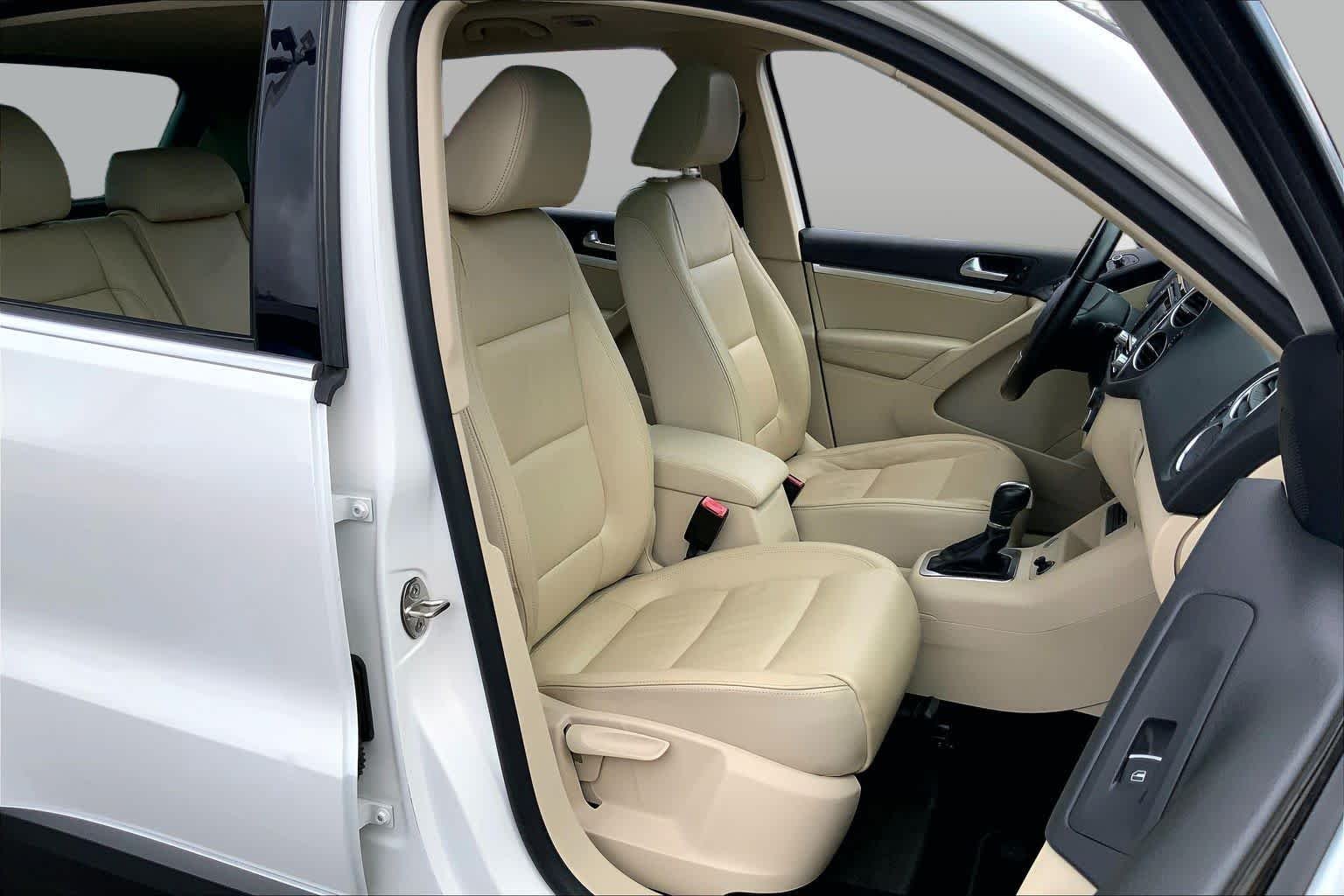 Used 2012 Candy White Volkswagen SEL image 8