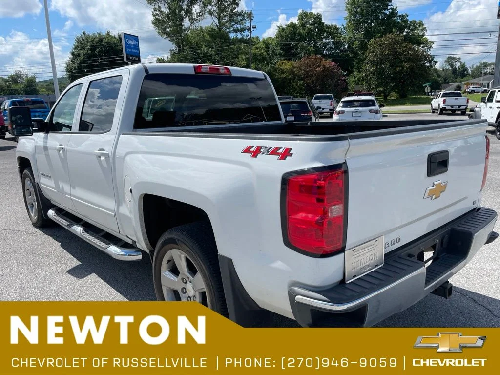Used 2018 Summit White Chevrolet LT image 13