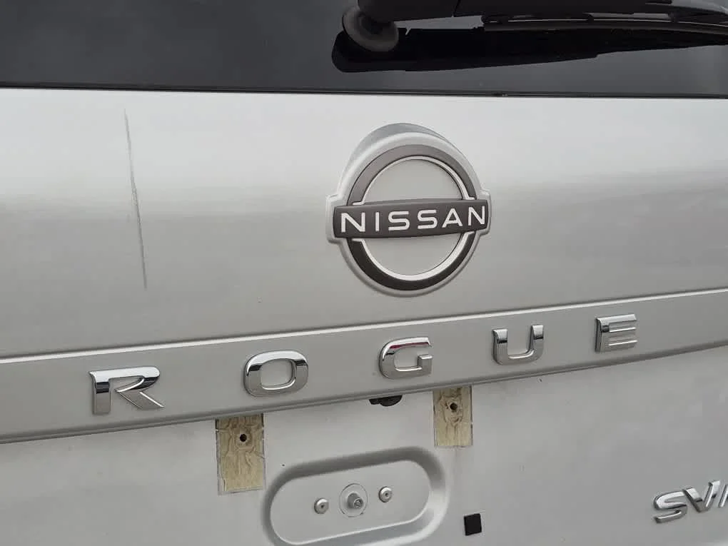 Used 2023 Brilliant Silver Metallic Nissan SV image 22