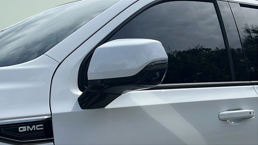 Used 2021 White GMC AT4 image 28