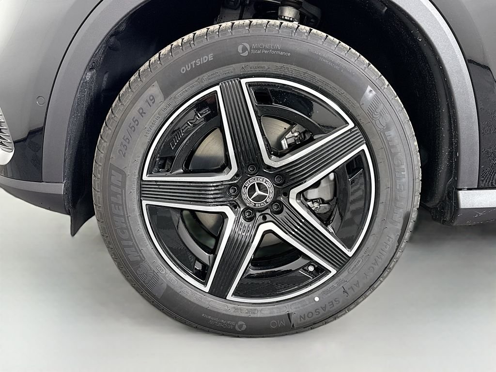 New 2026 Black Mercedes-Benz GLC 300 image 32