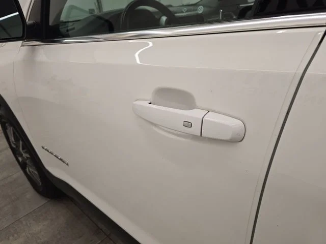 Used 2020 Summit White GMC SLE image 20