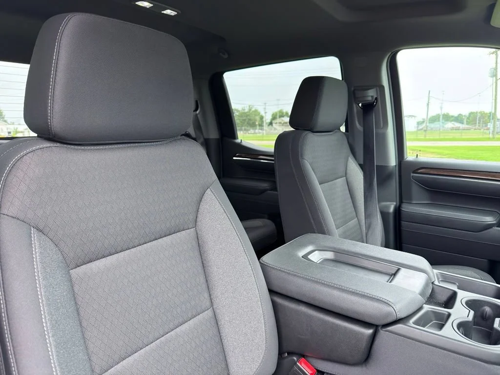 Used 2025 Cypress Gray Chevrolet LT image 32