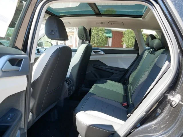 New 2026 Black Volkswagen 1.5T SE image 8