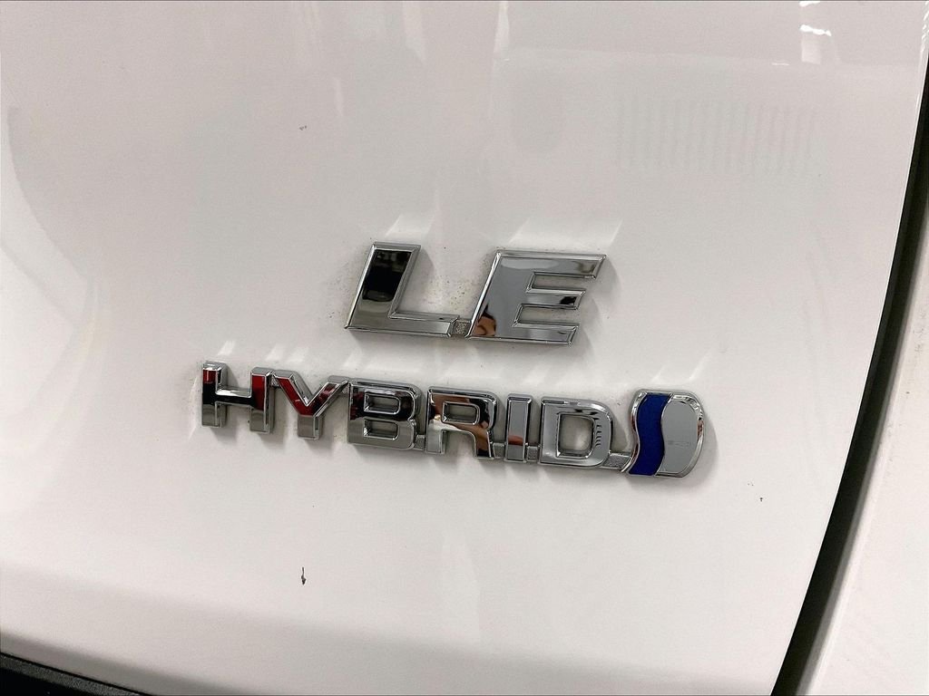 Used 2023 White Toyota LE image 11