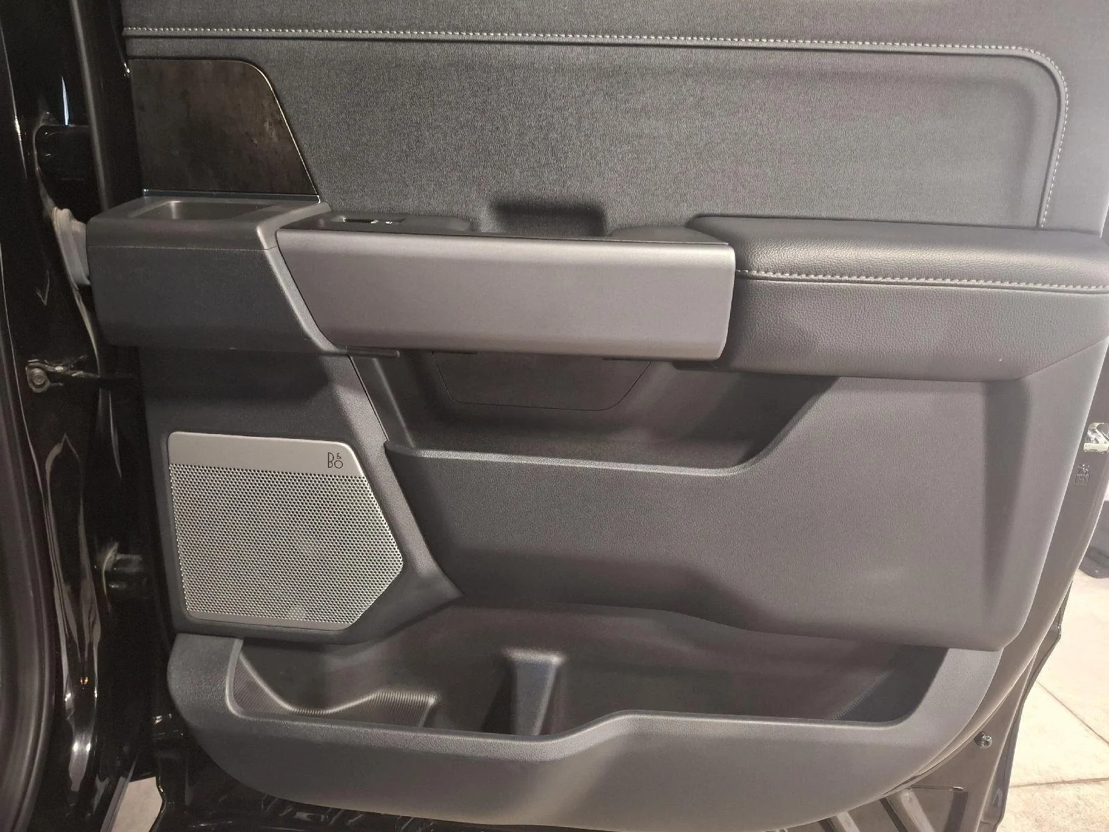 Used 2024 Agate Black Ford LARIAT image 21