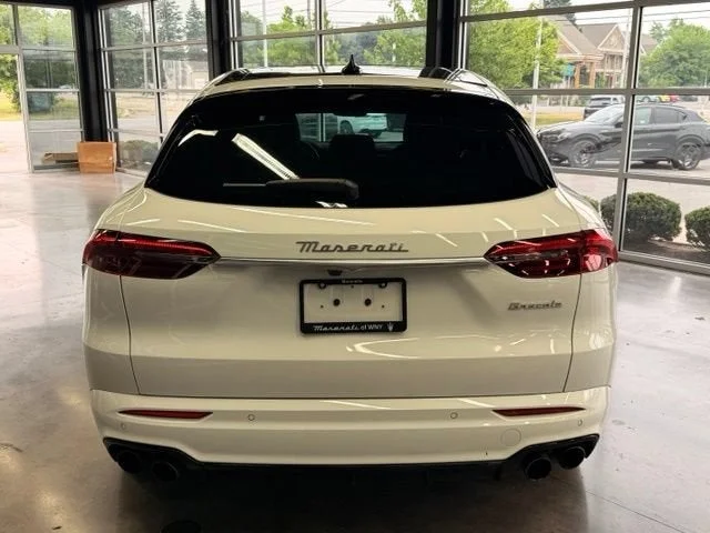 Used 2025 White Maserati Base image 8