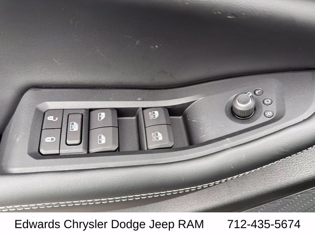 New 2027 High-Gloss Black Paint Jeep Limited image 15