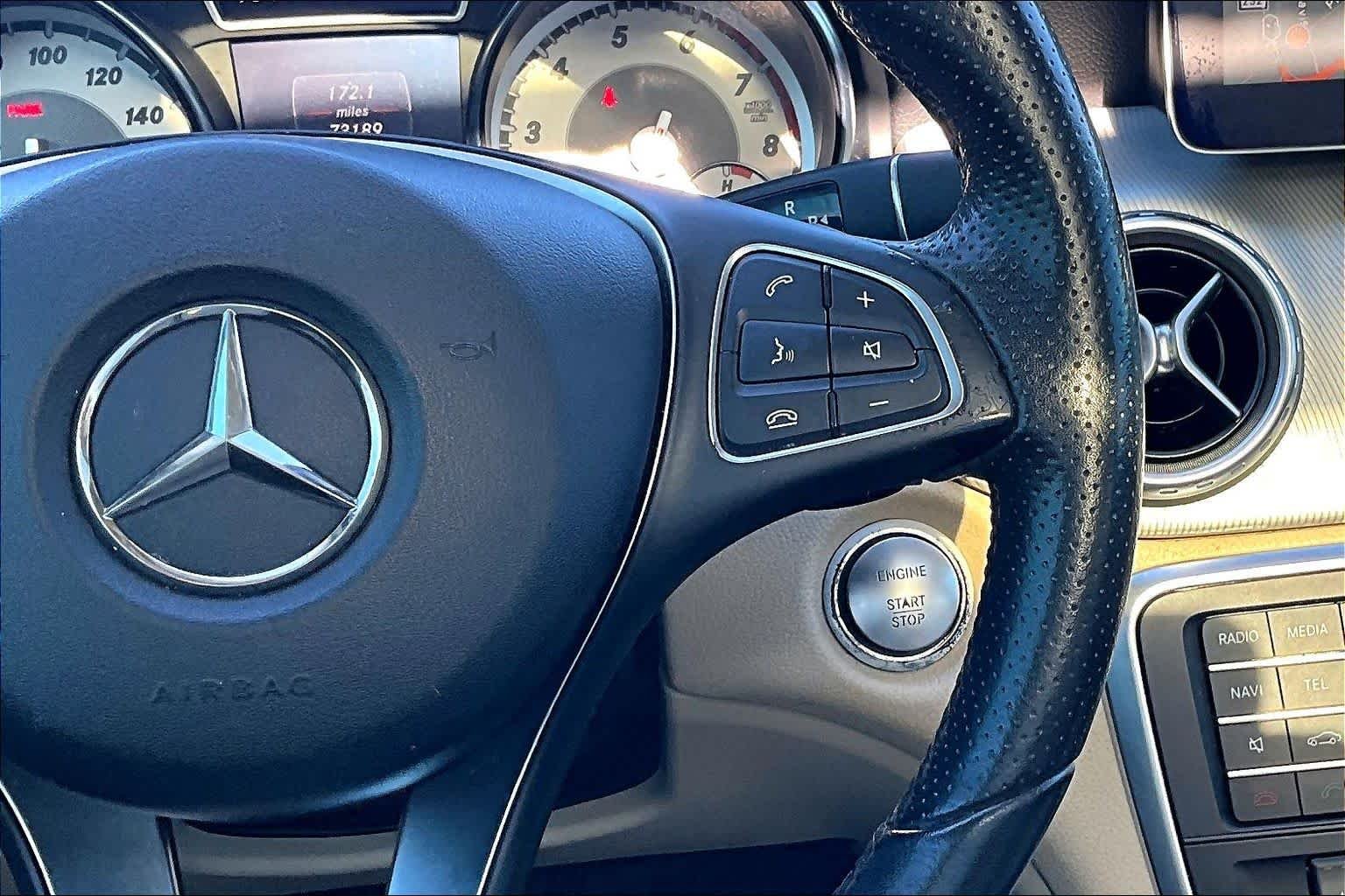 Used 2017 Cirrus White Mercedes-Benz GLA 250 image 25