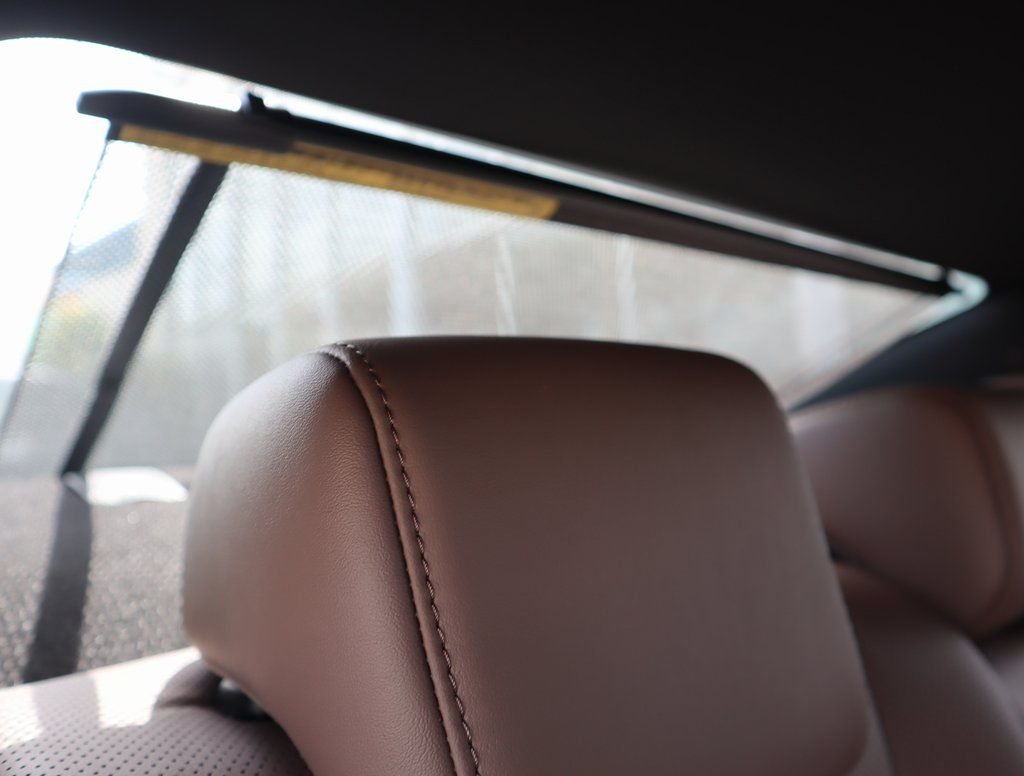 2025 Lexus ES 350 - Photo 29