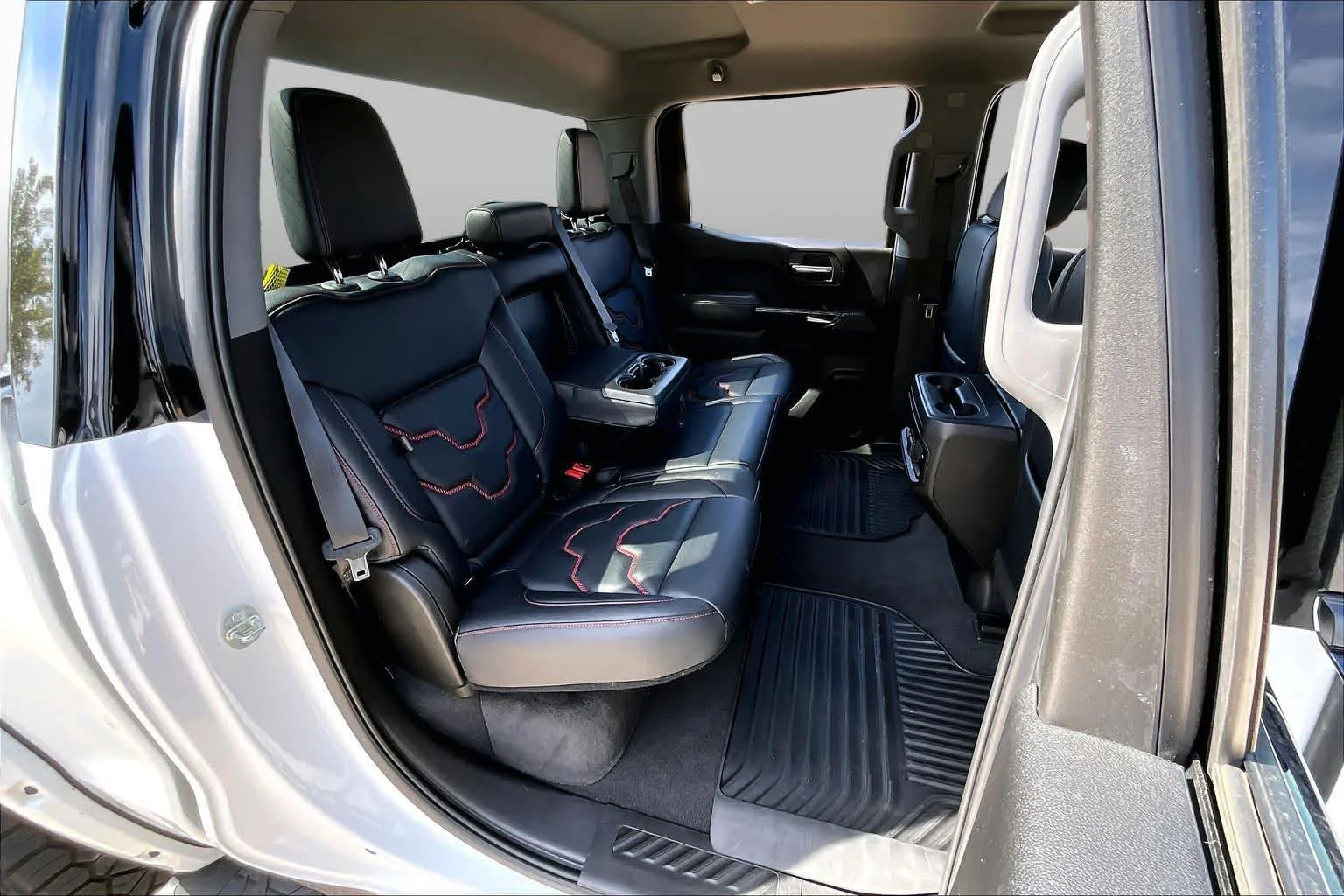 Used 2022 Summit White Chevrolet RST image 14